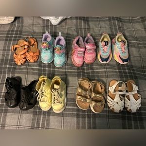 Girls Infant/Toddler shoes. Size 7